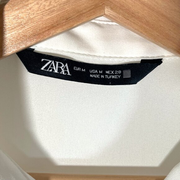 Zara White Button Up Shirt / Top Sz MEDIUM Blue Contrasting Trim Embellishment - Picture 4 of 6